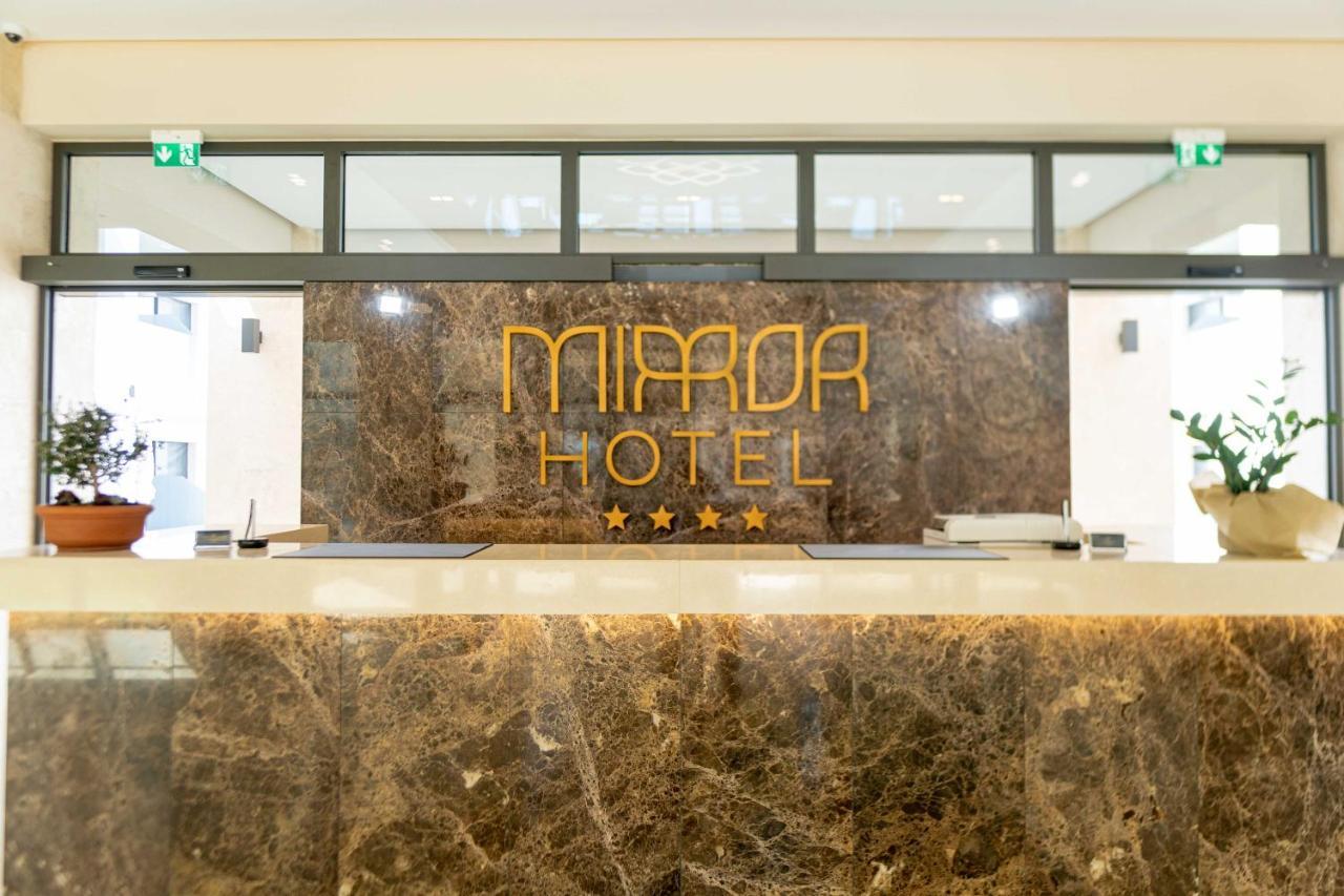 Mirror Hotel ポリフロノ エクステリア 写真